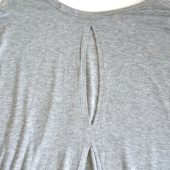 Grey Rayon 3/4 Sleeve High Low Cut Out Back Top M - Picture 5 of 9